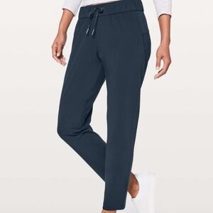 Lululemon On The Fly  Womens Black Jogger Light Pants
